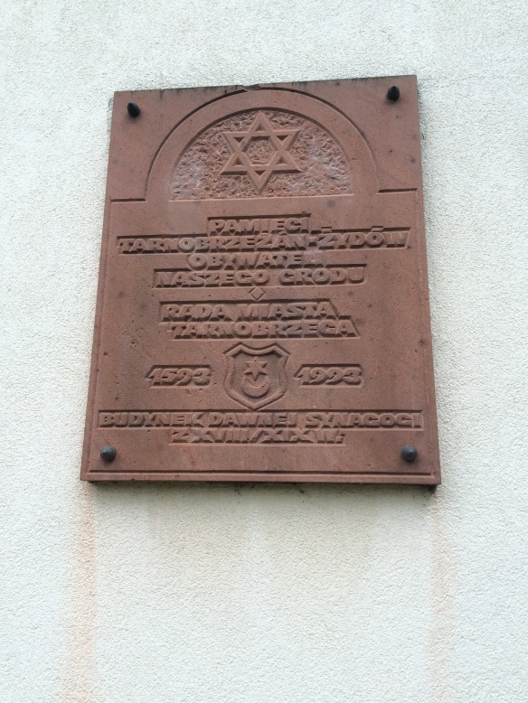 IMG_2660 marker on library marking it as location of synagogue