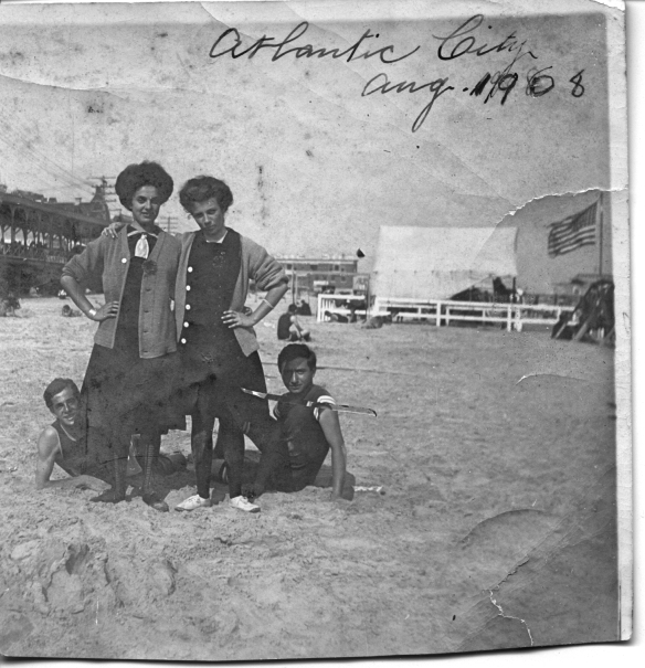 Hettie Schoenthal and her siblings, 1908 Atlantic City. Estelle, Martin, and Maurice?