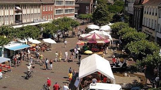 Geldern, Germany Photo by Gerhard Seybert, accessed at http://www.rp-online.de/nrw/staedte/geldern/landleben-zum-mitnehmen-aid-1.1041128