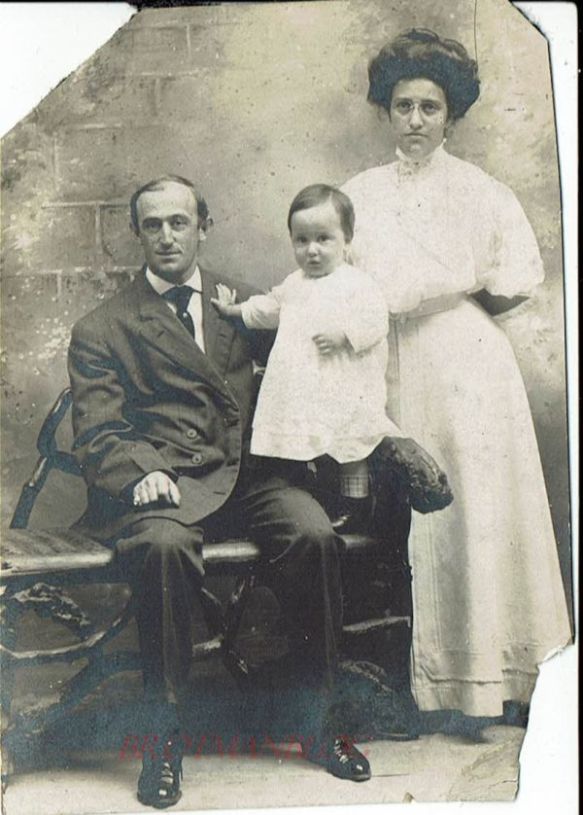 Isaac, Jack, and Lillian Cohen, c. 1908